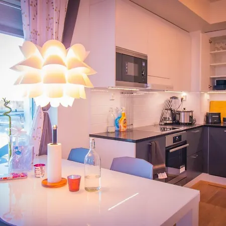 Apartament Nicely Located, New, Well Equipped